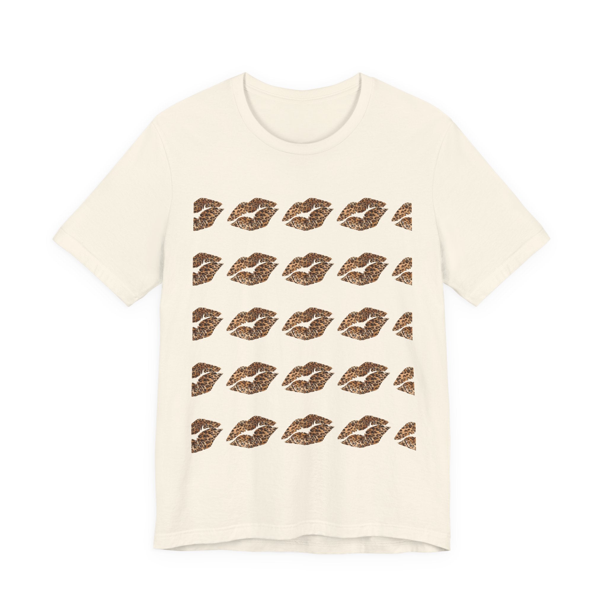 Cheetah Kiss Pattern Tee – Repeating Lip Print Graphic T-Shirt