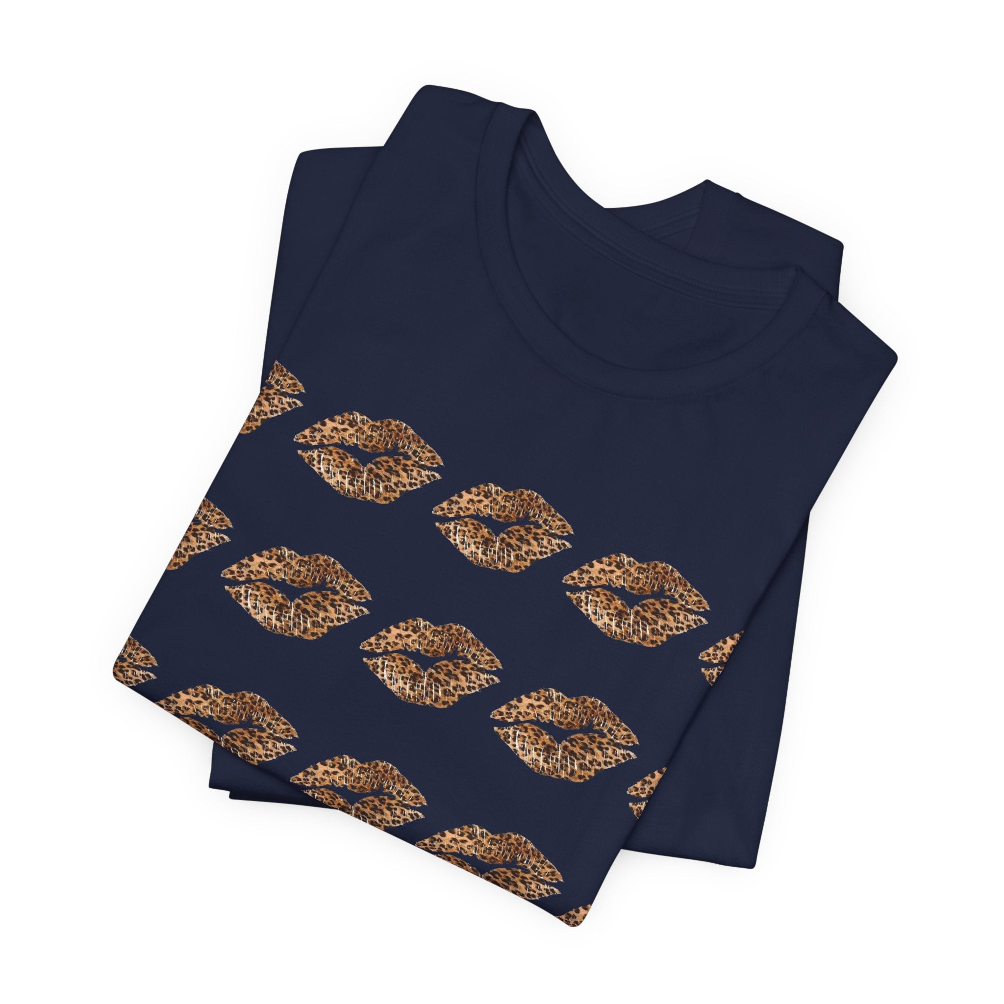 Cheetah Kiss Pattern Tee – Repeating Lip Print Graphic T-Shirt